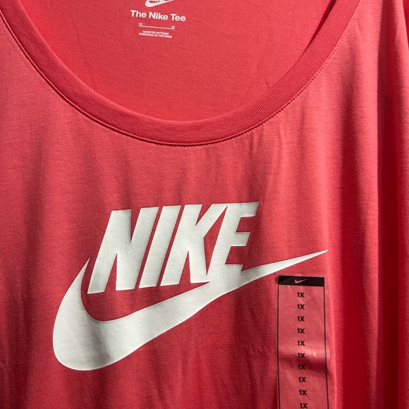 Women’s Nike Plus Size Tunic - Picture 2 of 3